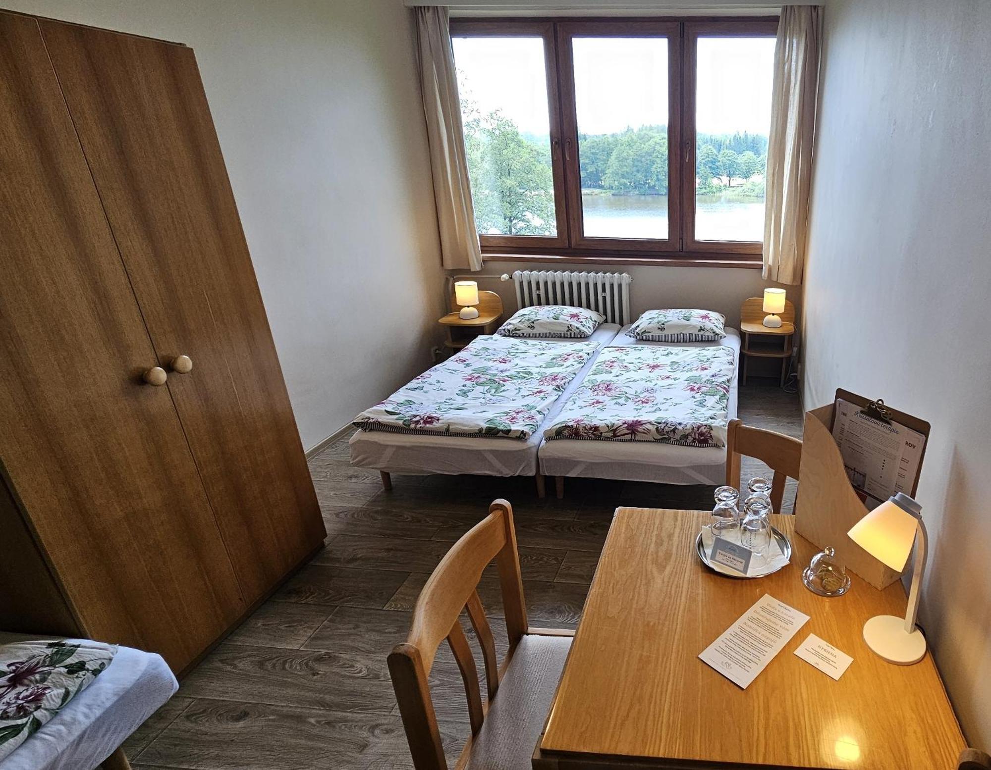 Hotel Chytrov Volfirov Екстер'єр фото